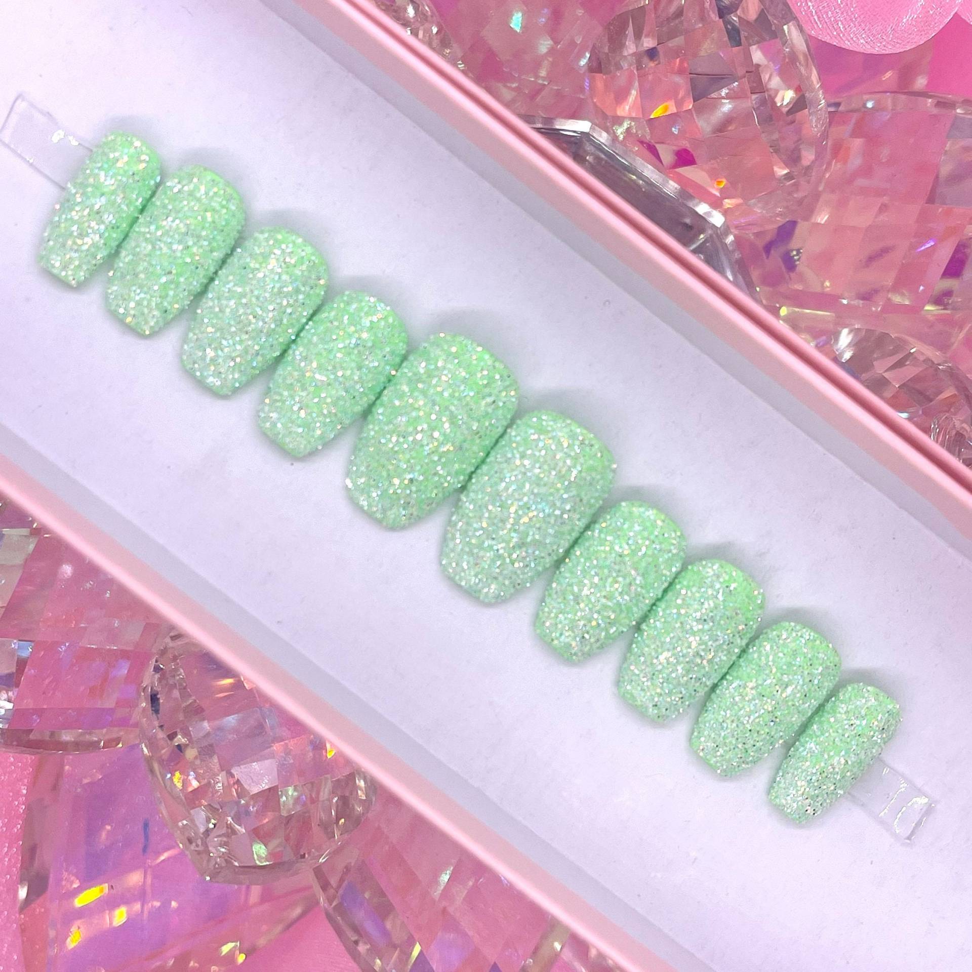 Kleinen Goldschmuck Grüner Zucker Glitter Drücken Sie Auf Die Nägel Kleinen Goldschmuck Grüner Zucker Glitter Drücken Sie Auf Die Nägel von PinkiePromisesCo