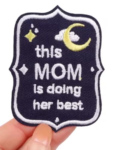 Aufbügler mit Aufschrift "This Mom is Doing Her Best Moon Night Sky Best Phrase" Funny Joke Humor Mother Mother's Day Son Daughter New Baby Toddler Motivation Motivation 7,1 cm Bügelbild für Kleidung Aufbügler mit Aufschrift "This Mom is Doing Her Best Moon Night Sky Best Phrase" Funny Joke Humor Mother Mother's Day Son Daughter New Baby Toddler Motivation Motivation 7,1 cm Bügelbild für Kleidung von Pinstant