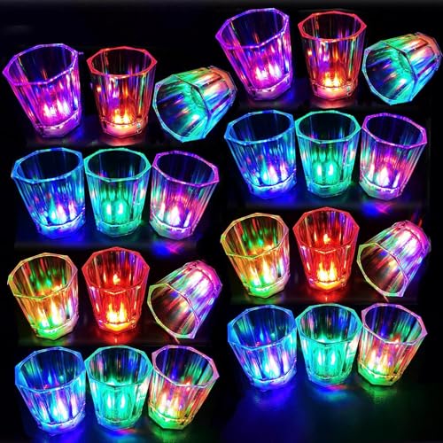 Schnapsgläser Leuchtende Plastik 24Pcs Neon Party Lustig Shotgläser mit Untersetzer Led Glow in the Dark Pinchengläser für Karneval Geburtstag deko Shotbecher Geschenke Silvester Schnapsgläser Leuchtende Plastik 24Pcs Neon Party Lustig Shotgläser mit Untersetzer Led Glow in the Dark Pinchengläser für Karneval Geburtstag deko Shotbecher Geschenke Silvester von Piucrty