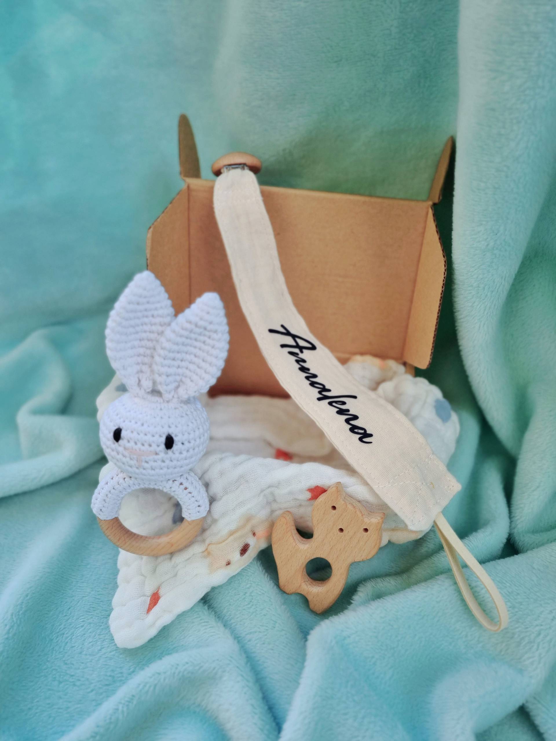 Personalisiertes Geschenkset Baby Babygeschenk Jungen Mädchen Geschenk Geburt Neugeborenes Set Zur Geschenkbox Personalisiertes Geschenkset Baby Babygeschenk Jungen Mädchen Geschenk Geburt Neugeborenes Set Zur Geschenkbox von PlotterLoves