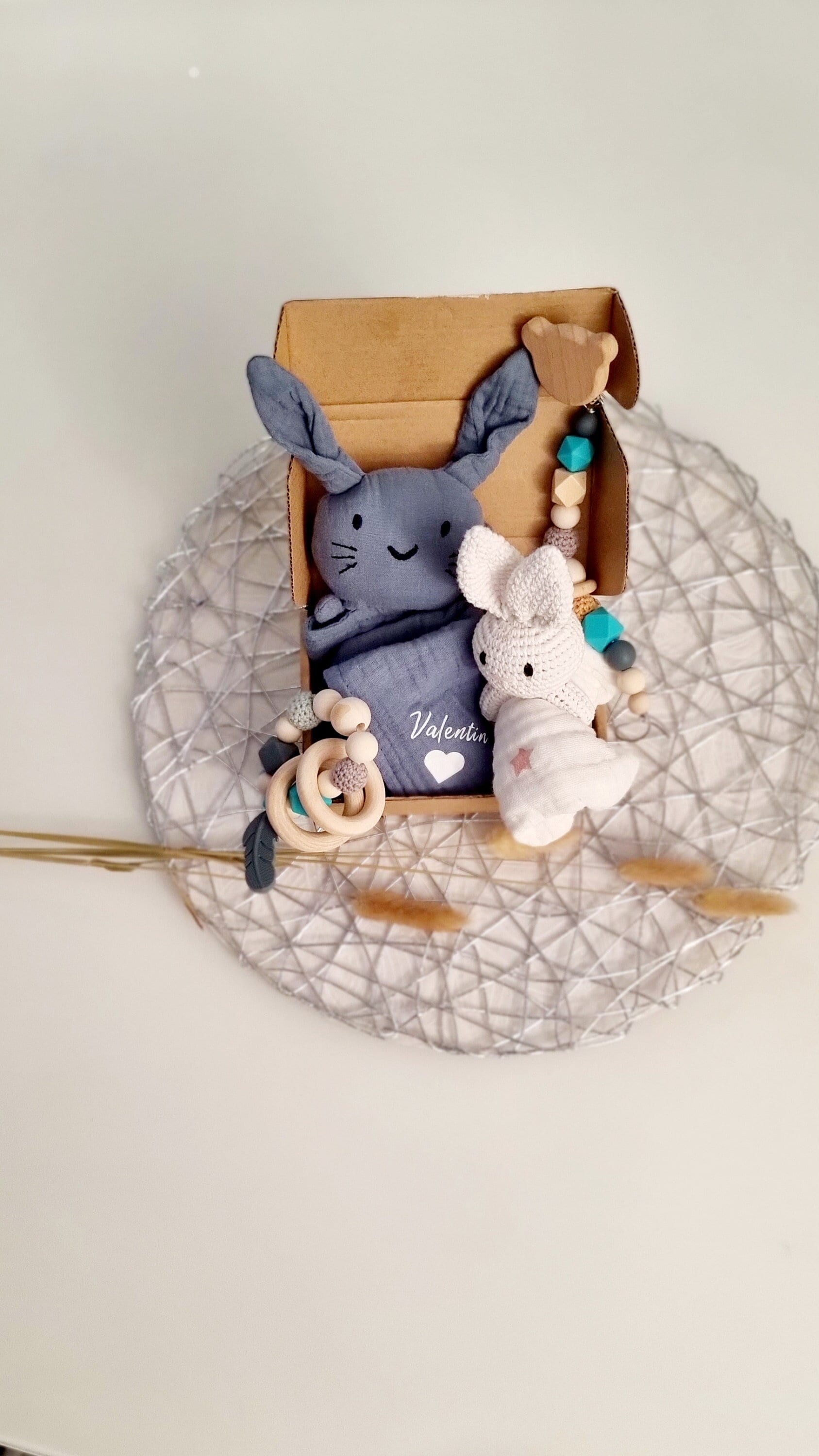 Personalisiertes Geschenkset Baby Babygeschenk Jungen Weihnachtsgeschenk Geschenk Neugeborenes Set Zur Geburt Geschenkbox Personalisiertes Geschenkset Baby Babygeschenk Jungen Weihnachtsgeschenk Geschenk Neugeborenes Set Zur Geburt Geschenkbox von PlotterLoves