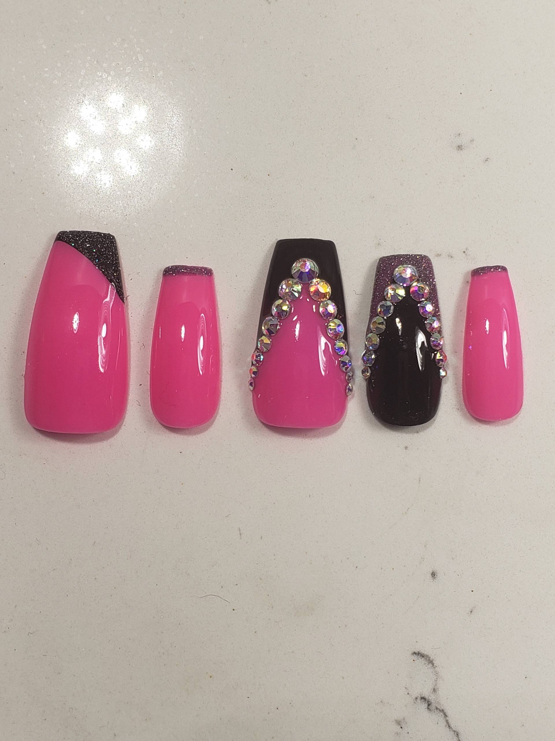 Sommer Bling Custom Gel Press On Nails Handmade 10 Stk. Set Neon Pink Schwarz Bling von PolishedPressed