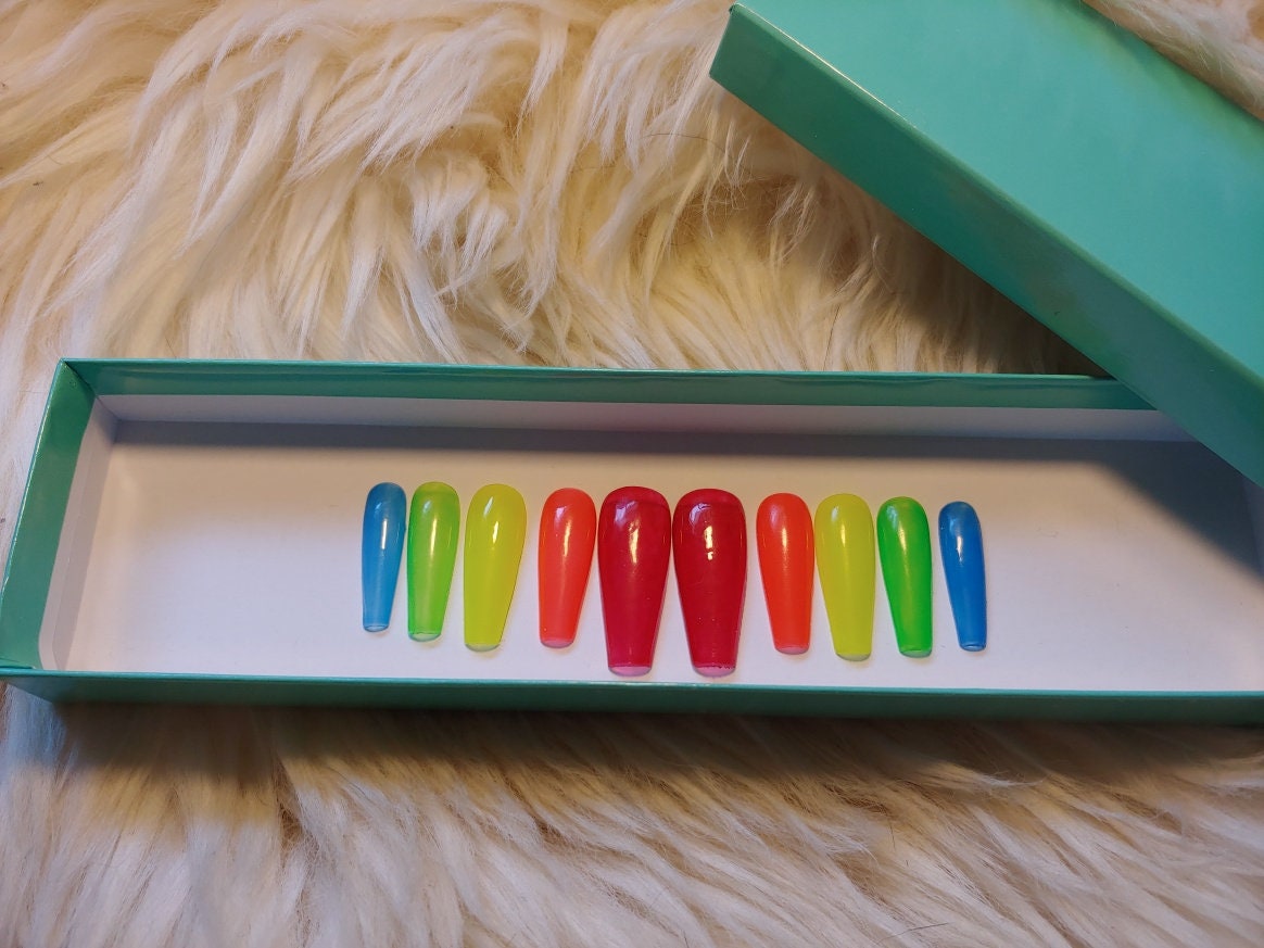 Life Es A Beach | Ball | Fake Nails Nageldruck Gelnägel Drücken Sie Auf Life Es A Beach | Ball | Fake Nails Nageldruck Gelnägel Drücken Sie Auf von PressedTropics