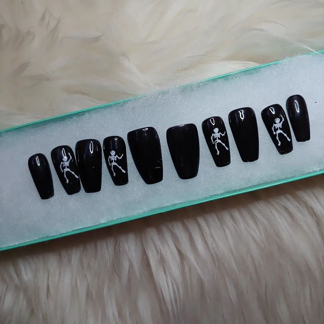 Skelett Halloween Nägel | Größe Groß Fake Nails Nageldruck Versandfertig von PressedTropics