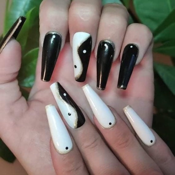Yin Yang Nägel | Größe Groß Fake Nails Druck Auf Gelpolitur Versandfertig von PressedTropics