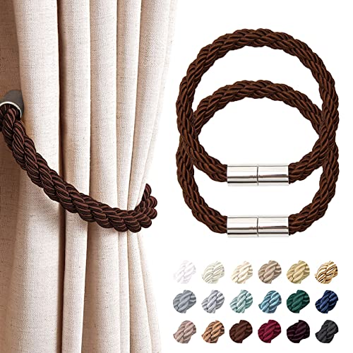 Pretty Jolly 2 Stück starke magnetische Vorhang-Raffhalter, moderner, einfacher Stil, Vorhanghalter, dekoratives Gewebe, für dünne oder dicke Fenstervorhänge für Zuhause und Büro (tiefes Kaffeebraun) Pretty Jolly 2 Stück starke magnetische Vorhang-Raffhalter, moderner, einfacher Stil, Vorhanghalter, dekoratives Gewebe, für dünne oder dicke Fenstervorhänge für Zuhause und Büro (tiefes Kaffeebraun) von Pretty Jolly