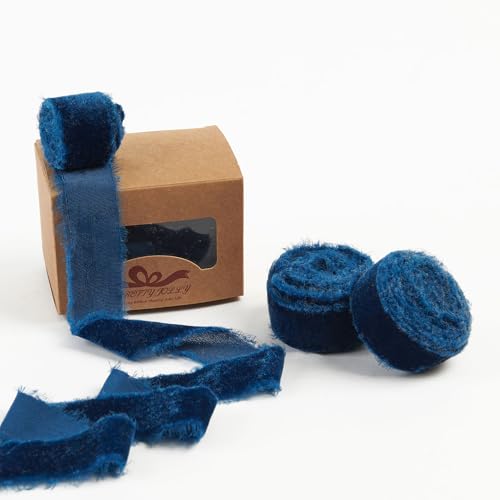 Pretty Jolly Blaues Samtband zum Verpacken von Geschenken, handgefertigt, ausgefranst, Vintage-Samtband für Weihnachtsbaum, Fransenbänder zum Basteln, Heimdekoration, Blumenstrauß, Kränze Pretty Jolly Blaues Samtband zum Verpacken von Geschenken, handgefertigt, ausgefranst, Vintage-Samtband für Weihnachtsbaum, Fransenbänder zum Basteln, Heimdekoration, Blumenstrauß, Kränze von Pretty Jolly