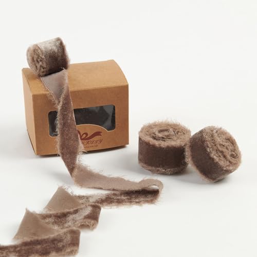 Pretty Jolly Braunes Samtband zum Verpacken von Geschenken, handgefertigt, ausgefranst, Vintage-Samtband für Weihnachtsbaum, Fransenbänder zum Basteln, Heimdekoration, Blumenstrauß, Kränze Pretty Jolly Braunes Samtband zum Verpacken von Geschenken, handgefertigt, ausgefranst, Vintage-Samtband für Weihnachtsbaum, Fransenbänder zum Basteln, Heimdekoration, Blumenstrauß, Kränze von Pretty Jolly