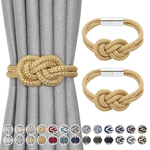 Pretty Jolly Mini magnetische Vorhang Raffhalter Nordisch Einfacher Stil Vorhang-Raffhalter Elegante dekorative Vorhang drapieren Krawatte zurück für Haus & Büro Fenster Drapery, Gold, 2 Stück Pretty Jolly Mini magnetische Vorhang Raffhalter Nordisch Einfacher Stil Vorhang-Raffhalter Elegante dekorative Vorhang drapieren Krawatte zurück für Haus & Büro Fenster Drapery, Gold, 2 Stück von Pretty Jolly