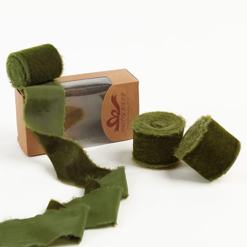 Pretty Jolly Moosgrünes Samtband zum Verpacken von Geschenken, 5,1 cm, handgefertigt, ausgefranst, Vintage-Samtband für Weihnachtsbaum, Fransenbänder zum Basteln, Heimdekoration, Blumenstrauß, Kränze Pretty Jolly Moosgrünes Samtband zum Verpacken von Geschenken, 5,1 cm, handgefertigt, ausgefranst, Vintage-Samtband für Weihnachtsbaum, Fransenbänder zum Basteln, Heimdekoration, Blumenstrauß, Kränze von Pretty Jolly