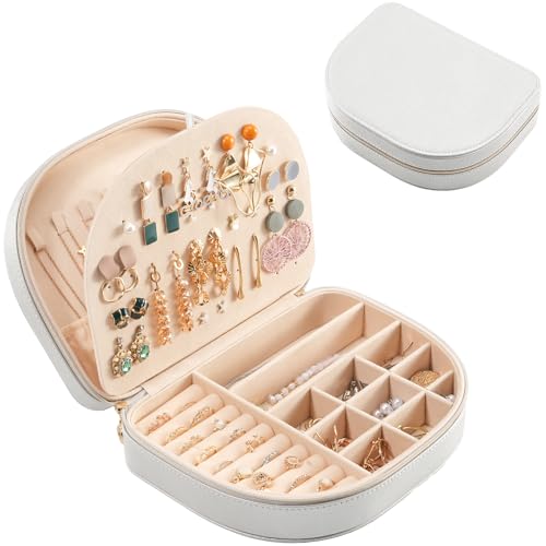 ProCase Reise Schmuckkästchen, Große Schmuckschatulle für Damen PU-Leder Aufbewahrungsbox Schmucketui Schmuckbox Schmuckaufbewahrung für Ringe Ohrringe Halsketten Geschenk- Silber ProCase Reise Schmuckkästchen, Große Schmuckschatulle für Damen PU-Leder Aufbewahrungsbox Schmucketui Schmuckbox Schmuckaufbewahrung für Ringe Ohrringe Halsketten Geschenk- Silber von ProCase