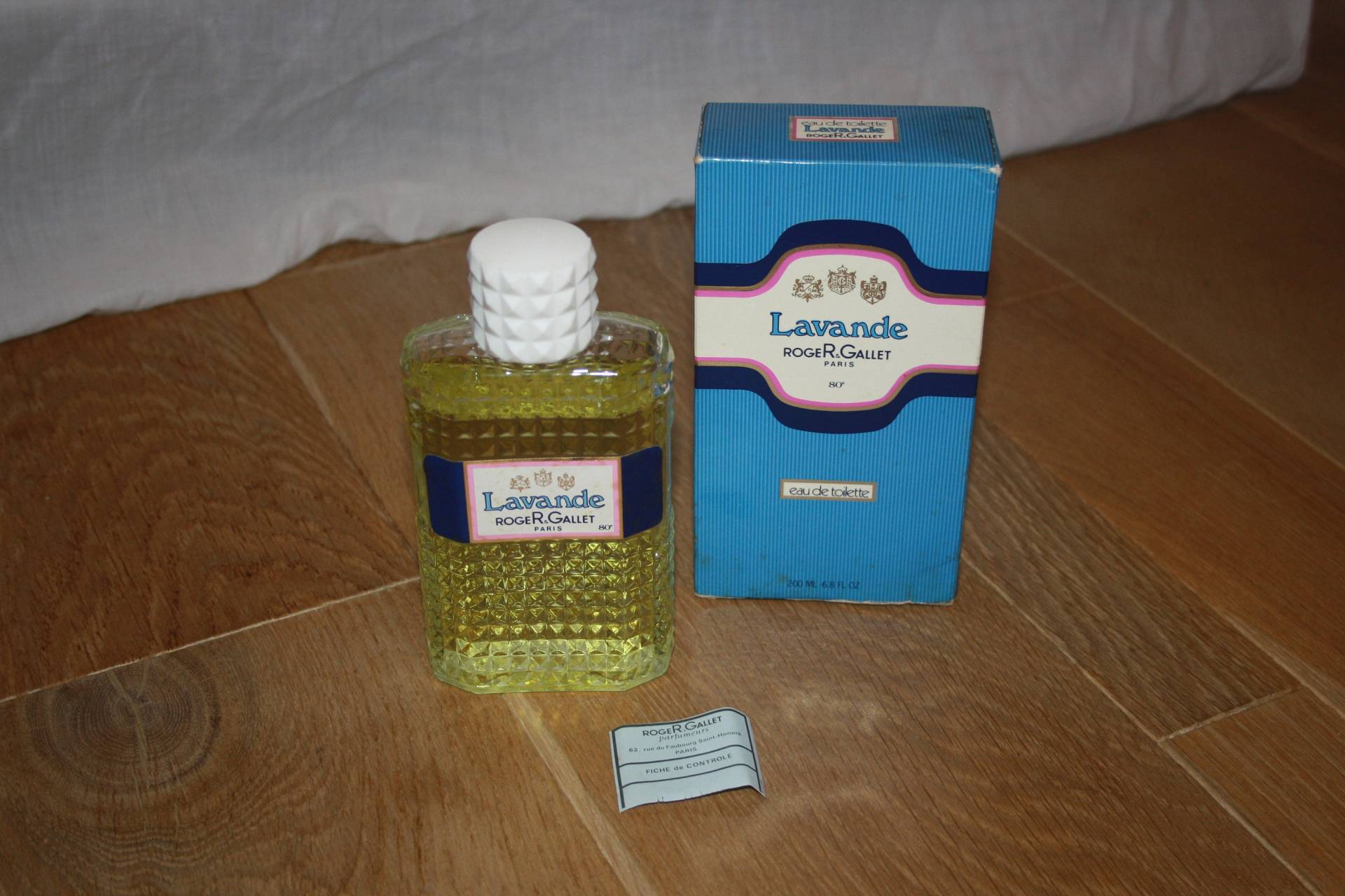 Roger & Gallet Paris - Waschbecken Eau De Toilette Vintage 200Ml Roger & Gallet Paris - Waschbecken Eau De Toilette Vintage 200Ml von ProfumiVintageShop