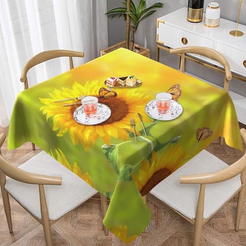 Quadratische Tischdecke mit Sonnenblumen- und Schmetterlings-Motiv, wasserabweisend und knitterfrei, dekorative Tischdecke, geeignet für Hochzeiten im Innen- und Außenbereich, Hochzeiten, Partys Quadratische Tischdecke mit Sonnenblumen- und Schmetterlings-Motiv, wasserabweisend und knitterfrei, dekorative Tischdecke, geeignet für Hochzeiten im Innen- und Außenbereich, Hochzeiten, Partys von QGGHNISD