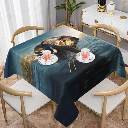 Quadratische Tischdecke mit schwimmendem afrikanischem Elefant, wasserabweisend und knitterfrei, dekorative Tischdecke, geeignet für Hochzeiten im Innen- und Außenbereich, Hochzeiten, Partys Quadratische Tischdecke mit schwimmendem afrikanischem Elefant, wasserabweisend und knitterfrei, dekorative Tischdecke, geeignet für Hochzeiten im Innen- und Außenbereich, Hochzeiten, Partys von QGGHNISD