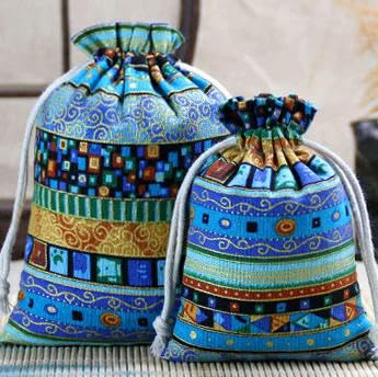 QIUMING 10 Teile/los Traditionelle Druck Baumwolle Kordelzug Taschen Vintage Schmuck Paket Kleine Beutel 7x9/10x14/13x18 cm QIUMING 10 Teile/los Traditionelle Druck Baumwolle Kordelzug Taschen Vintage Schmuck Paket Kleine Beutel 7x9/10x14/13x18 cm von QIUMING