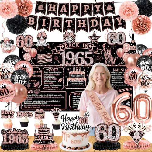 60 Geburtstag Dekorationen für Frauen - 58pcs Rose Gold & Schwarz Party Supplies mit Back in 1965 Hintergrund, Banner, Waben-Mittelstücke, Luftballons, hängende Wirbel, Folien- & Latexballon, Schärpe 60 Geburtstag Dekorationen für Frauen - 58pcs Rose Gold & Schwarz Party Supplies mit Back in 1965 Hintergrund, Banner, Waben-Mittelstücke, Luftballons, hängende Wirbel, Folien- & Latexballon, Schärpe von QIYANPAX