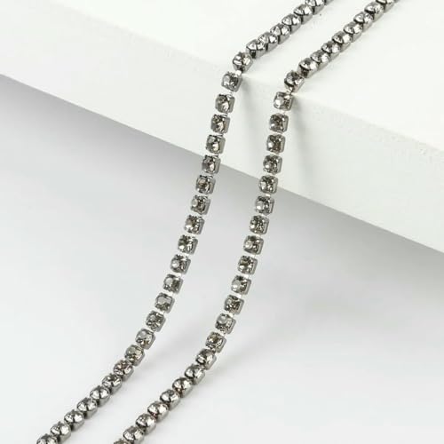 1 m lange Kristall-Strasskette zum Nähen, SS6, SS8, SS10, SS12, schwarz/silberne Basis, Krallenkette auf Strassbesatzkette, DIY-Bastelzubehör, transparentes Grau_a-SS8, 2,5 mm 1 m lange Kristall-Strasskette zum Nähen, SS6, SS8, SS10, SS12, schwarz/silberne Basis, Krallenkette auf Strassbesatzkette, DIY-Bastelzubehör, transparentes Grau_a-SS8, 2,5 mm von QOVBD
