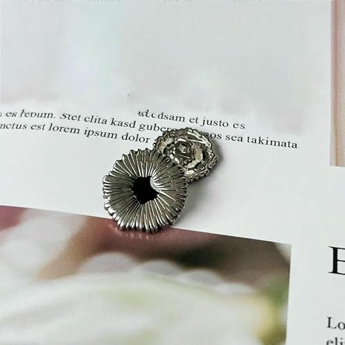 10 Stück/Los einfache modische dekorative Blumenknöpfe DIY Nähmantel Ölblumen-Metallknöpfe-5-782-2-18mm von QOVBD