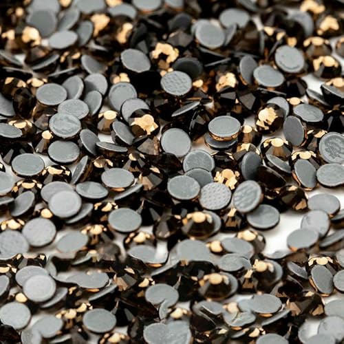 10.000 Stück Glaskristall-Hotfix-Strasssteine mit flacher Rückseite, Glitzer-Strasssteine für DIY-Stoffkleidung, 008 Smoked Topaz, SS20 – 10.000 (Stück) von QOVBD