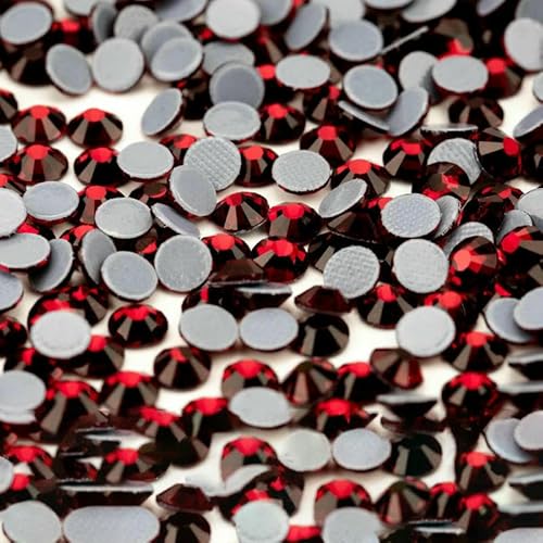 10.000 Stück Großhandels-Glaskristall-Hotfix-Strasssteine mit flacher Rückseite, Glitzer-Strasssteine für DIY-Stoffkleidung, 014 Granat, SS12 – 10.000 (Stück) von QOVBD