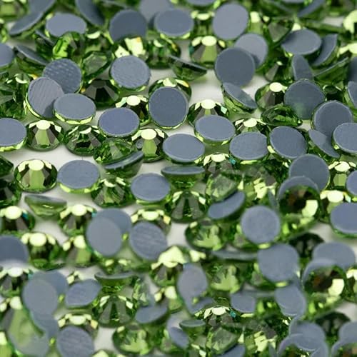 10.000 Stück Großhandels-Glaskristall-Hotfix-Strasssteine mit flacher Rückseite, Glitzer-Strasssteine für DIY-Stoffkleidung, 019 Peridot-SS12 – 10.000 (Stück) von QOVBD