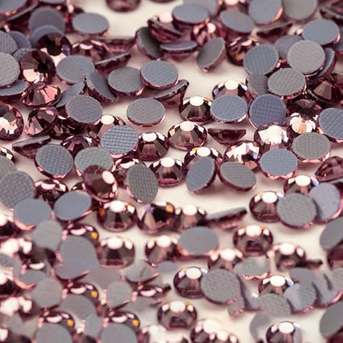 10.000 Stück Großhandels-Glaskristall-Hotfix-Strasssteine mit flacher Rückseite, Glitzer-Strasssteine für DIY-Stoffkleidung, 032 Heller Amethyst, SS12 – 10.000 (Stück) von QOVBD