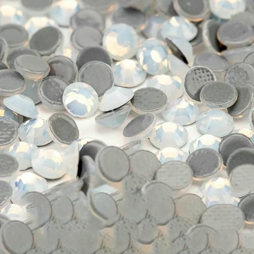 10.000 Stück Großhandels-Glaskristall-Hotfix-Strasssteine mit flacher Rückseite, Glitzer-Strasssteine für DIY-Stoffkleidung, 044 Weißer Opal, SS20 – 10.000 (Stück) von QOVBD