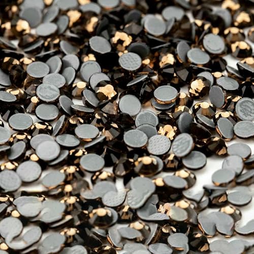 10.000 Stück Großhandels-Glaskristall-Hotfix-Strasssteine mit flacher Rückseite, Glitzer-Strasssteine für DIY-Stoffkleidungsstücke, 008 Rauchtopas, SS16 – 10.000 (Stück) von QOVBD
