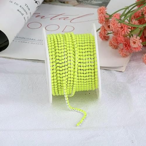 2 mm Strass-Kettenkette, Splitter/Gold, Unterseite zum Aufnähen, Strass-Kettenbesatz, dekorative Applikation, Acryl-Kristallbesatz, Splitter-Citrin_a-SS6 (2 mm), 9,1 m von QOVBD