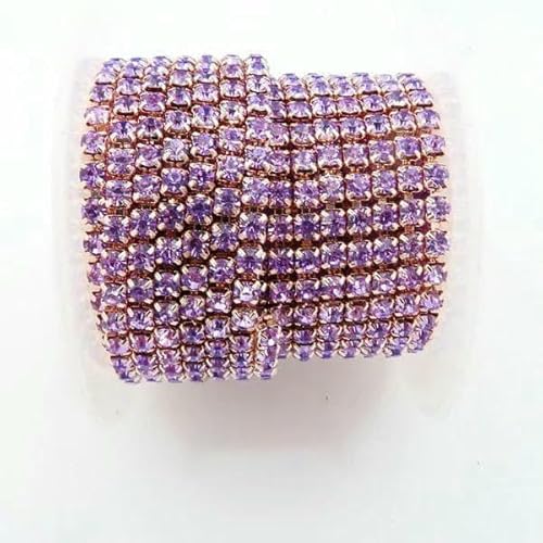 Champagnergold-Basis, Klauenkette aus Glaskristall, 5 Größen, 2 mm, 2,5 mm, 2,8 mm, 3,0 mm, 4,0 mm, hohe Dichte, zum Aufnähen und Aufkleben, DIY-Besatz, Violett, SS8, 2,5 mm, 10 Yards Champagnergold-Basis, Klauenkette aus Glaskristall, 5 Größen, 2 mm, 2,5 mm, 2,8 mm, 3,0 mm, 4,0 mm, hohe Dichte, zum Aufnähen und Aufkleben, DIY-Besatz, Violett, SS8, 2,5 mm, 10 Yards von QOVBD