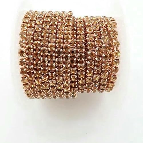 Champagnergoldene Basis, Klauenglas-Kristall-Strasskette, 5 Größen, 2 mm, 2,5 mm, 2,8 mm, 3,0 mm, 4,0 mm, hohe Dichte, zum Aufnähen und Aufkleben, DIY-Besatz, Helltopas, SS8, 2,5 mm, 10 Yards Champagnergoldene Basis, Klauenglas-Kristall-Strasskette, 5 Größen, 2 mm, 2,5 mm, 2,8 mm, 3,0 mm, 4,0 mm, hohe Dichte, zum Aufnähen und Aufkleben, DIY-Besatz, Helltopas, SS8, 2,5 mm, 10 Yards von QOVBD