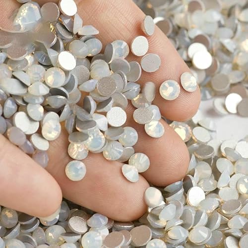 Flatback-Kristall-Strasssteine, Nagelkleidung für Handarbeiten, DIY, Basteln, Dekor, Edelsteine, Weißer Opal, SS30, 288 Stück Flatback-Kristall-Strasssteine, Nagelkleidung für Handarbeiten, DIY, Basteln, Dekor, Edelsteine, Weißer Opal, SS30, 288 Stück von QOVBD