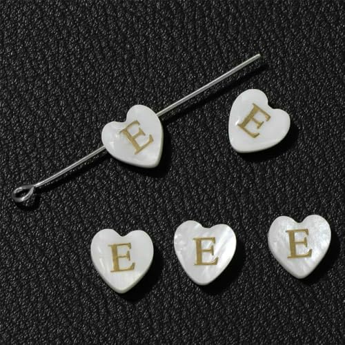 Herzförmige Muschel-Alphabet-Perlen, Buchstabe AZ, natürliche Perlmuttmuschel, 26 Anfangsbuchstaben-Perlen zur Schmuckherstellung für Armbänder, 8–9 mm, E von QOVBD