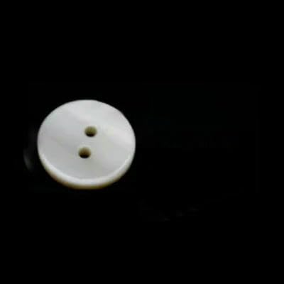 100 Stück/Los echte natürliche Muschelknöpfe 10 mm/15 mm/20 mm 2-Loch flache Perlmuttknöpfe dicker Knopf-15 mm von QPFNEI