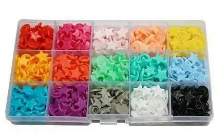 Buntes Harz-T5-Druckknopf-Set, Verschluss-Druckknopfzange für DIY-handgefertigte Babykleidung, Lätzchen, Druckknopf, Maschinennähwerkzeug, 150 Sterne (ohne Werkzeug) von QPFNEI