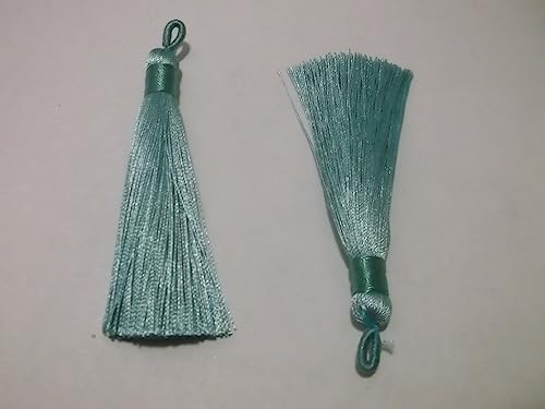 10 Stück – Türkis, seidig, weich, 8 - 9 cm, Quasten mit Aufhängeschlaufen für Lesezeichen, Schmuck, Schlüsselanhänger, Anhänger, Dekoration, Handwerk 10 Stück – Türkis, seidig, weich, 8 - 9 cm, Quasten mit Aufhängeschlaufen für Lesezeichen, Schmuck, Schlüsselanhänger, Anhänger, Dekoration, Handwerk von QPSupplies