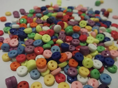 100 Stück – kleine gemischte (mehrfarbige) Plastik 6 mm runde Knöpfe für Puppenkleidung, Nähen, Basteln von QPSupplies