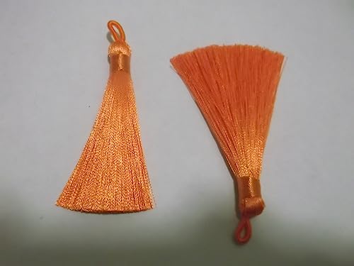 5 Stück – seidig weiche orange 8 cm-9 cm Quasten mit Schlaufen für Lesezeichen Schlüsselanhänger DIY Handwerk Anhänger Dekorationen (orange) von QPSupplies