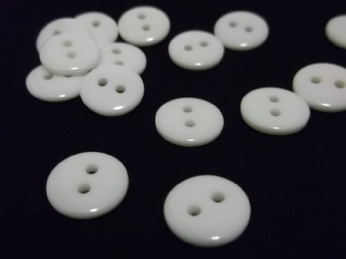 50 x weiße niedliche 11 mm runde Harzknöpfe mit 2 Nählöchern. Für Stricken, Kleidung, Kunsthandwerk, Kunst und Schmuck. 50 x weiße niedliche 11 mm runde Harzknöpfe mit 2 Nählöchern. Für Stricken, Kleidung, Kunsthandwerk, Kunst und Schmuck. von QPSupplies