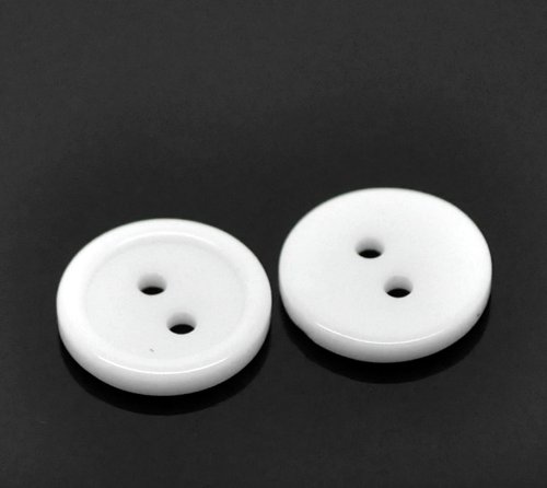 Knöpfe aus Kunstharz, rund, 15 mm, geriffelt, mit 2 Nählöchern, Weiß, 25 Stück von QPSupplies