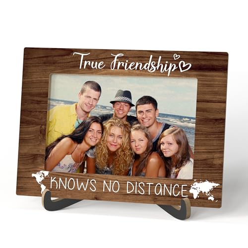 Qiwog Bilderrahmen mit Aufsteller, 'Best Friendship Knows No Distance', Holz, Tisch-Bilderrahmen mit Ständer, 15.2 x 20.3 cm, Braun von Qiwog