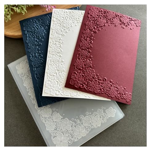 Qoiseys 3D-Prägeschablone aus Kunststoff, Motiv: Rosen, Kieferbäume, zur Kartenherstellung, Prägeschablone, Papierkarten, Prägeschablone für DIY, Scrapbooking, Fotoalbum, Karten, Papierbasteln Qoiseys 3D-Prägeschablone aus Kunststoff, Motiv: Rosen, Kieferbäume, zur Kartenherstellung, Prägeschablone, Papierkarten, Prägeschablone für DIY, Scrapbooking, Fotoalbum, Karten, Papierbasteln von Qoiseys