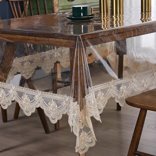 Klare Kunststoff-Tischdecke wasserdicht Rechteck Vinyl Tischdecke mit gestickter Spitze Tischabdeckung für Essen Küche Buffet Bankett Parteien (60x86 Zoll, Champagner1) von Qubjus