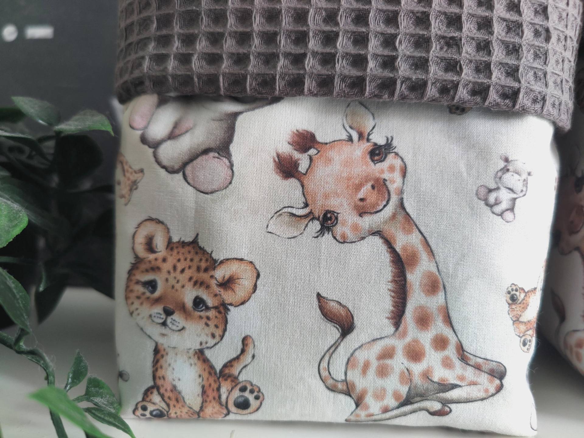 Ab 12, 95 Euro, Safari Tiere & Dunkelbraun, Stoffkörbe, Set-Wahl, Einzelwahl, Tierbabys, Waffelpique, Utensilos, Aufbewahrung, Wickeltisch Ab 12, 95 Euro, Safari Tiere & Dunkelbraun, Stoffkörbe, Set-Wahl, Einzelwahl, Tierbabys, Waffelpique, Utensilos, Aufbewahrung, Wickeltisch von QuiltCottageLove