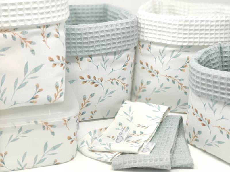 Ab 12, 95 Euro, Weidenzweige & Waffelpique Dusty Mint, Stoffkörbe, Set-Wahl, Einzelwahl, Utensilos, Aufbewahrung, Wickeltisch, Weidenkätzchen von QuiltCottageLove