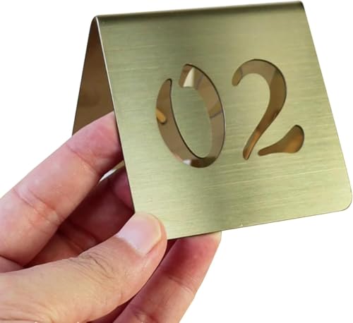 Doppelseitige Zelttischnummern, Tischnummern im Zeltstil aus Edelstahl, Tischnummernkarten im Zeltstil for Restaurant, Café, Bankett, freistehende stapelbare Tischkarten 1-50(Gold 8cm,41-45) von RAKKYOFD