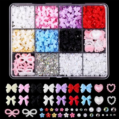 1000 Stück 3D Nageldekorations Sets, Nagel-Charm-Schleife, Liebes-Herz-Blume, Nagel Charms mit Perlen, Nail-Art-Dekorationen mit Pinzette und Wachsstift 1000 Stück 3D Nageldekorations Sets, Nagel-Charm-Schleife, Liebes-Herz-Blume, Nagel Charms mit Perlen, Nail-Art-Dekorationen mit Pinzette und Wachsstift von RAMTRIO