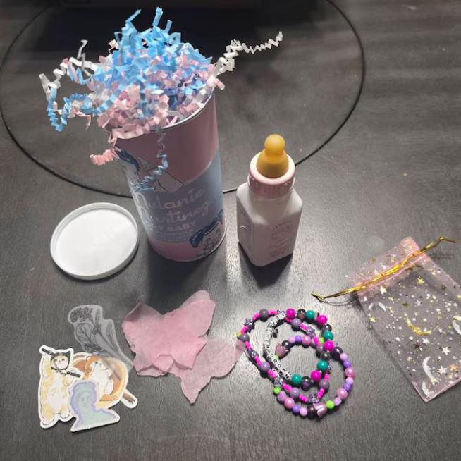 Rare Cry Baby Milk Perfume Melanie Martinez Official New Sealed Rare Cry Baby Milk Perfume Melanie Martinez Official New Sealed von RATANMANI