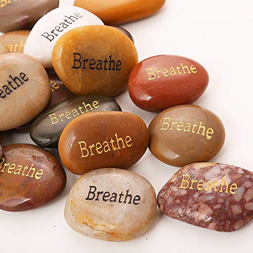 ROCKIMPACT 50 Stück Breathe Steine mit Spruch Glück Gravierte Steine Gravur Inspirierende Steine Glücksbringer Ermutigung Dankbarkeit Geschenk Glückssteine (Großhandel, je 5-8 cm) von ROCKIMPACT