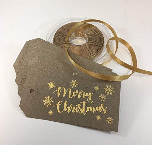 Geschenkanhänger aus Kraftpapier mit Aufschrift "Merry Christmas", handfoliert mit metallischem Goldtext, komplett mit 20 m langem 7 mm Satinband, Set mit 20 Anhängern und einer Rolle Band. von RP Ribbon